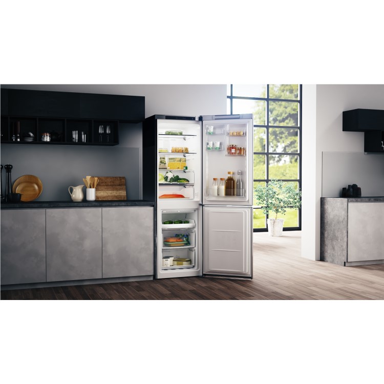 Hotpoint 338 Litre 70/30 Freestanding Fridge Freezer - Stainless steel look