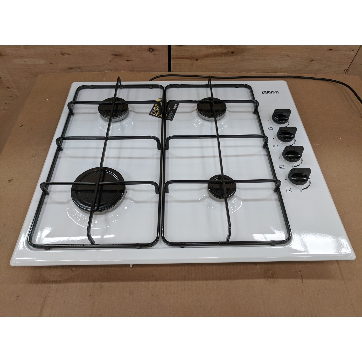 Refurbished Zanussi Series 20 ZGNN640W 60cm 4 Burner Gas Hob White