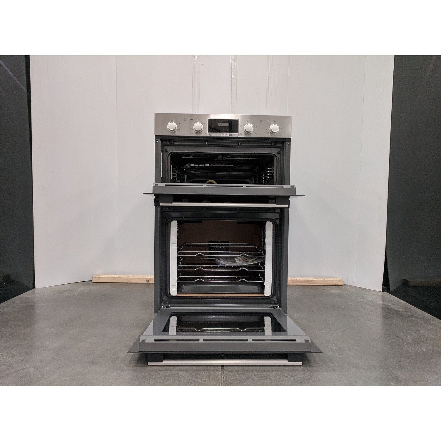 Refurbished Bosch Series 2 MHA133BR0B 60cm Double Built In Electric