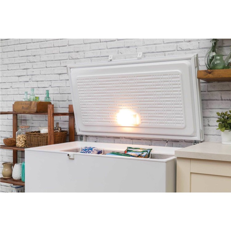 HOTPOINT CS1A300HFA 311 Litre Chest Freezer 70cm Deep Low Frost 118cm Wide - White