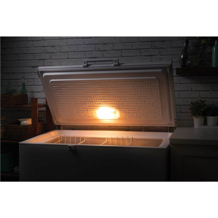 HOTPOINT CS1A300HFA 311 Litre Chest Freezer 70cm Deep Low Frost 118cm Wide - White