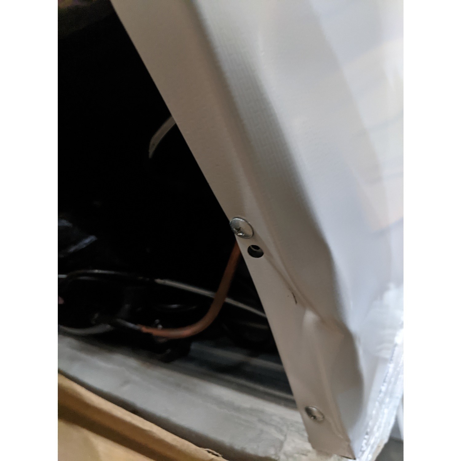 Refurbished electriQ EIQMF Freestanding 32 Litre Table Top Freezer