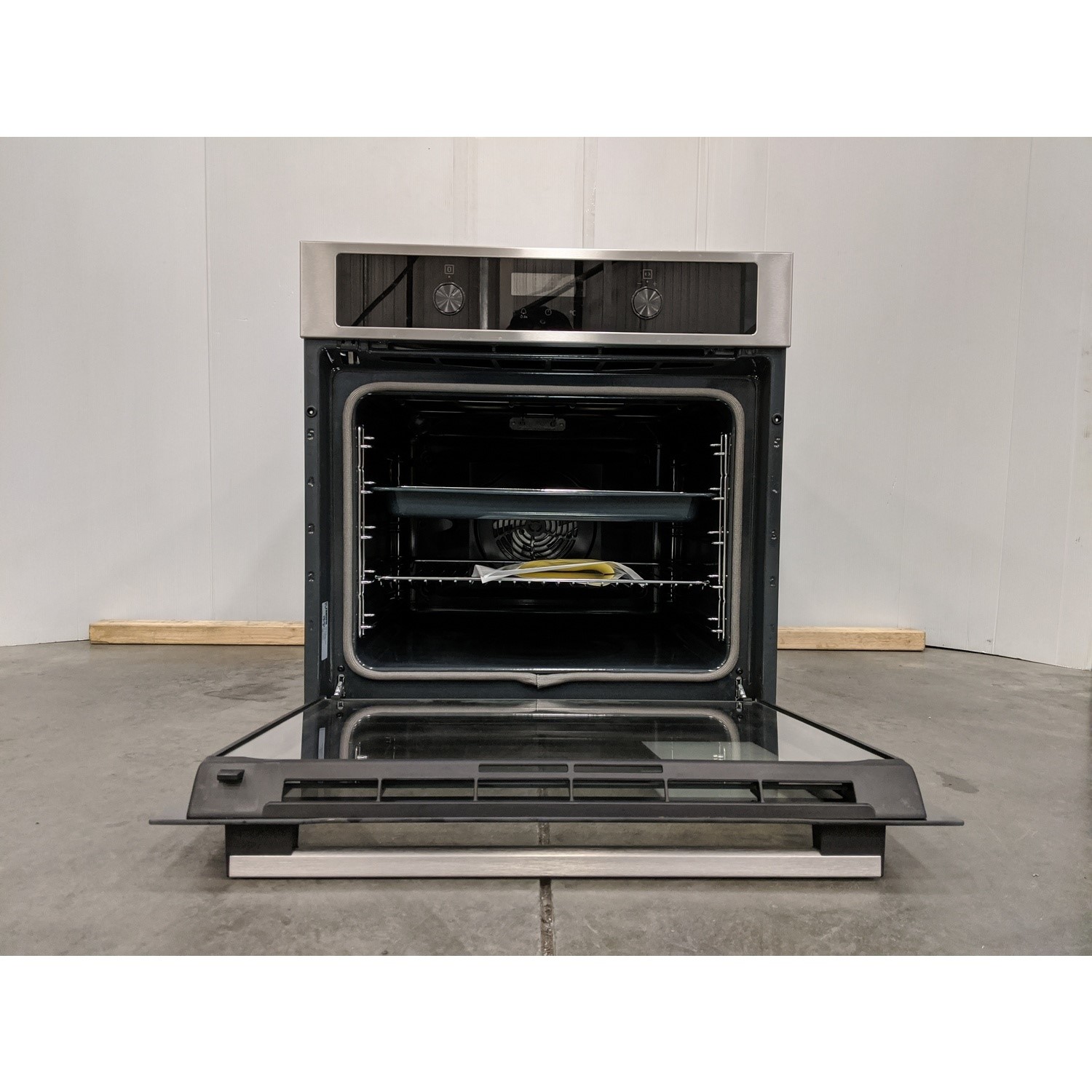 Refurbished Zanussi Series 60 ZOPNA7X1 60cm Pyrolytic AirFry Single