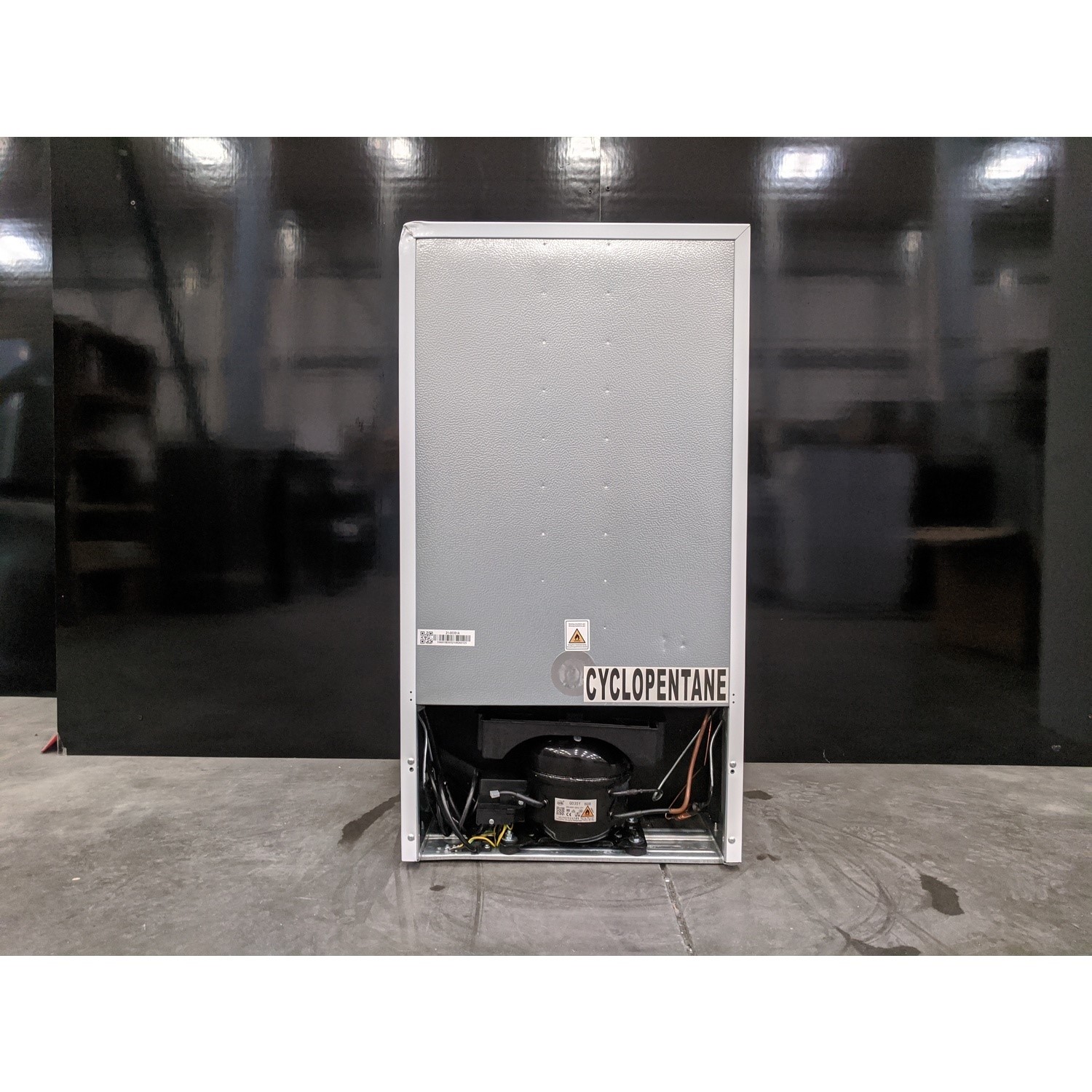 Refurbished electriQ EQFRIDGE45 Freestanding 61 Litre Under Counter Larder Fridge White 78328127