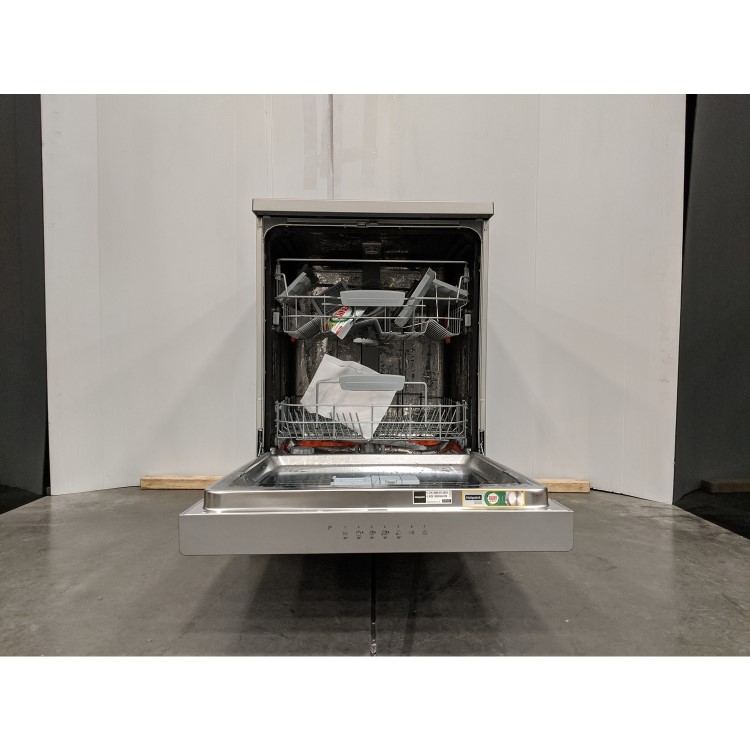 Refurbished Hotpoint HFC3C26WCXUKN 14 Place Freestanding Dishwasher Silver