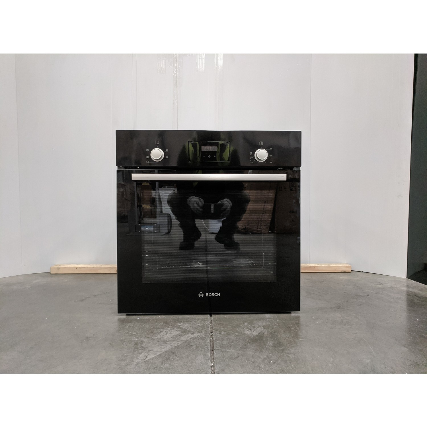 Refurbished Bosch Serie 2 HHF113BA0B 60cm Single Built In Electric Oven