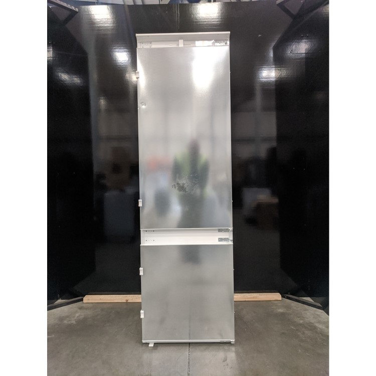 Refurbished Bosch Series 2 KIV87NSF0G Integrated 268 Litre 70/30 Fridge Freezer