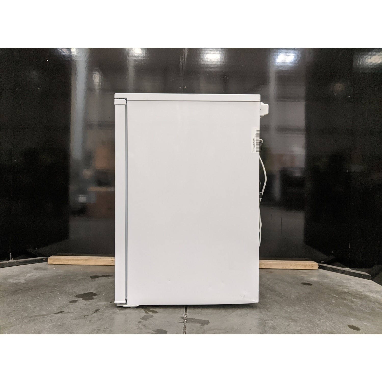 Refurbished Hotpoint H55ZM1110W1 Freestanding 102 Litre Under Counter