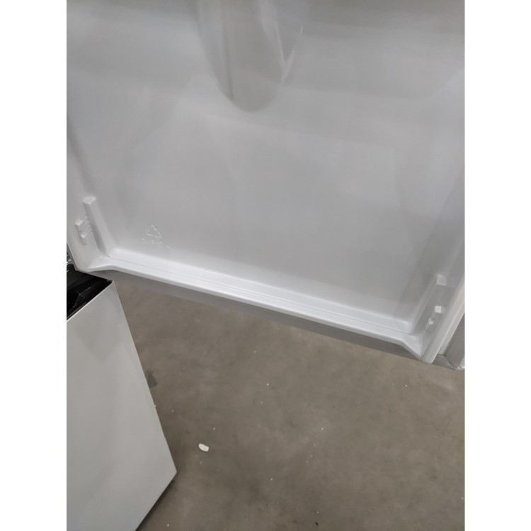 Refurbished Hisense RB327N4WW1 Freestanding 251 Litre 50/50  Fridge Freezer White