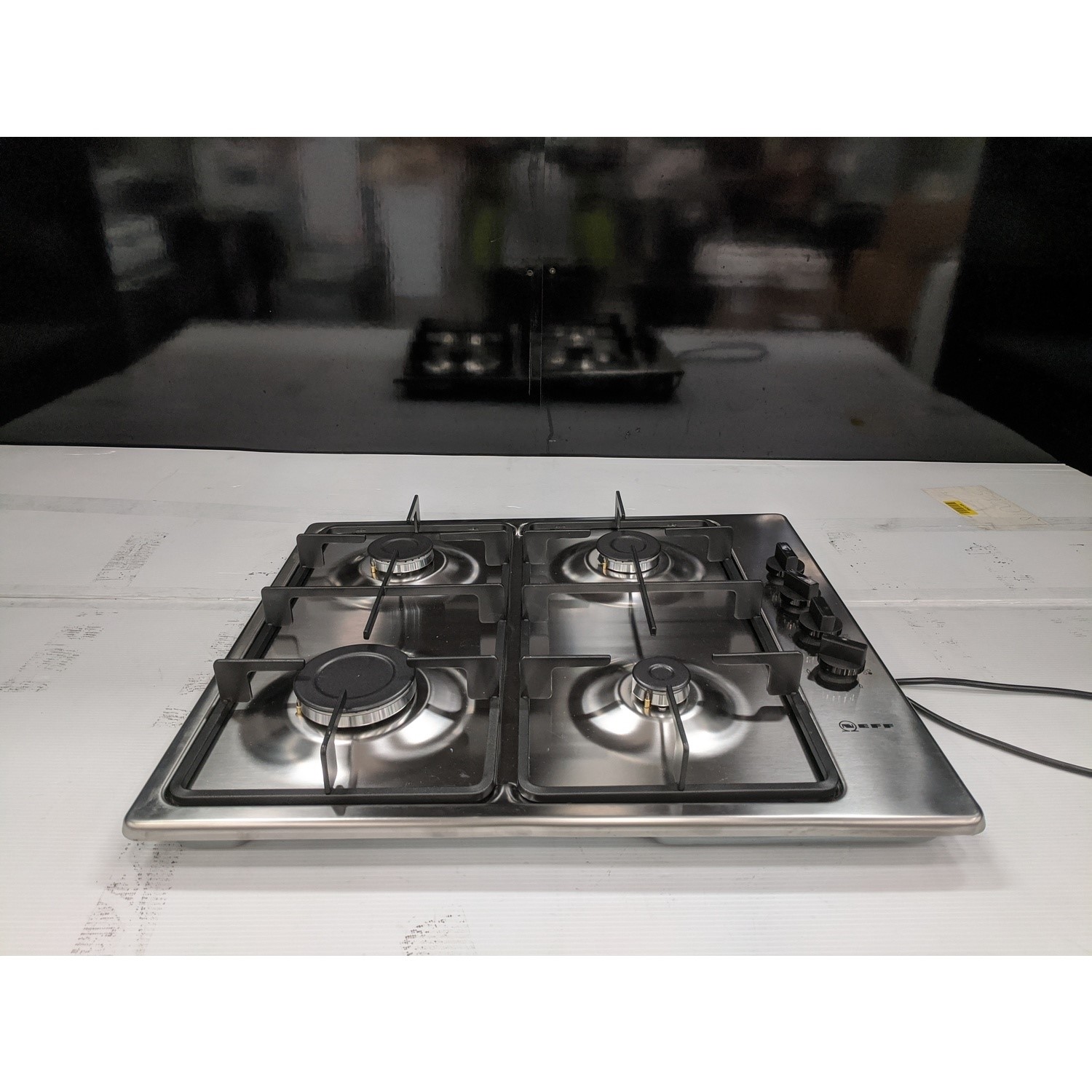 Refurbished Neff N30 T26BR46N0 58cm 4 Burner Gas Hob With Side Controls