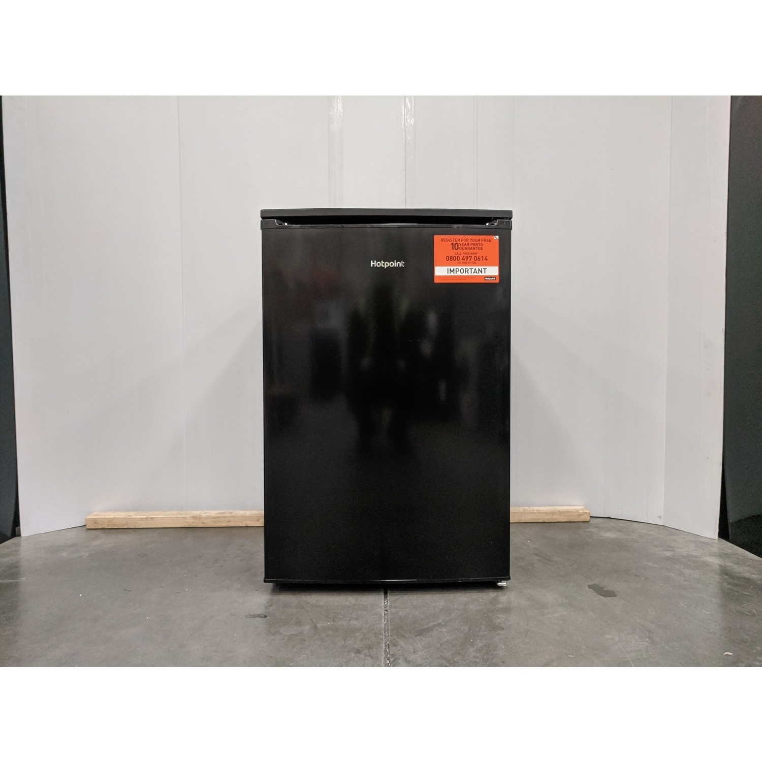 Refurbished Hotpoint H55ZM1110K1 Freestanding 102 Litre Under Counter