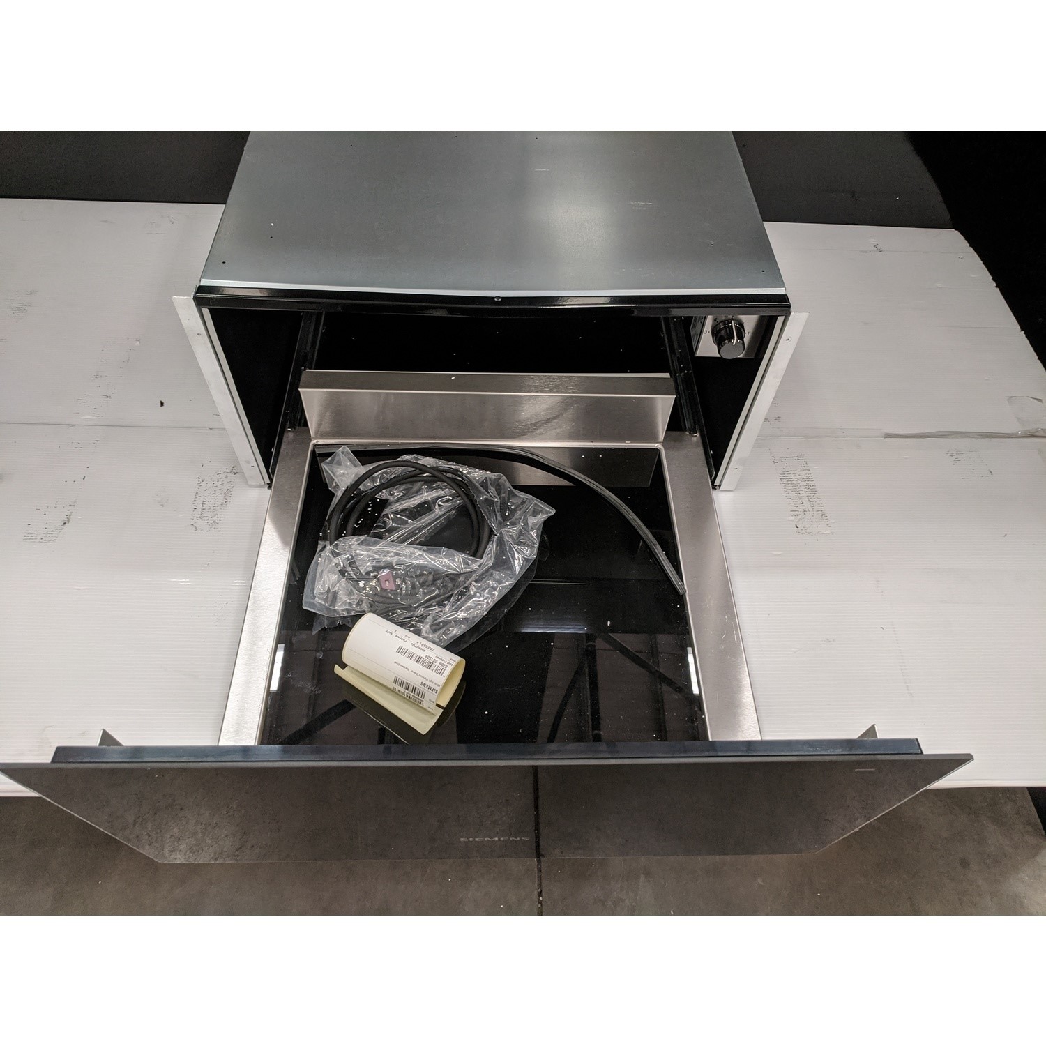 Refurbished Siemens BI630DNS1B 29cm High Warming Drawer Stainless Steel