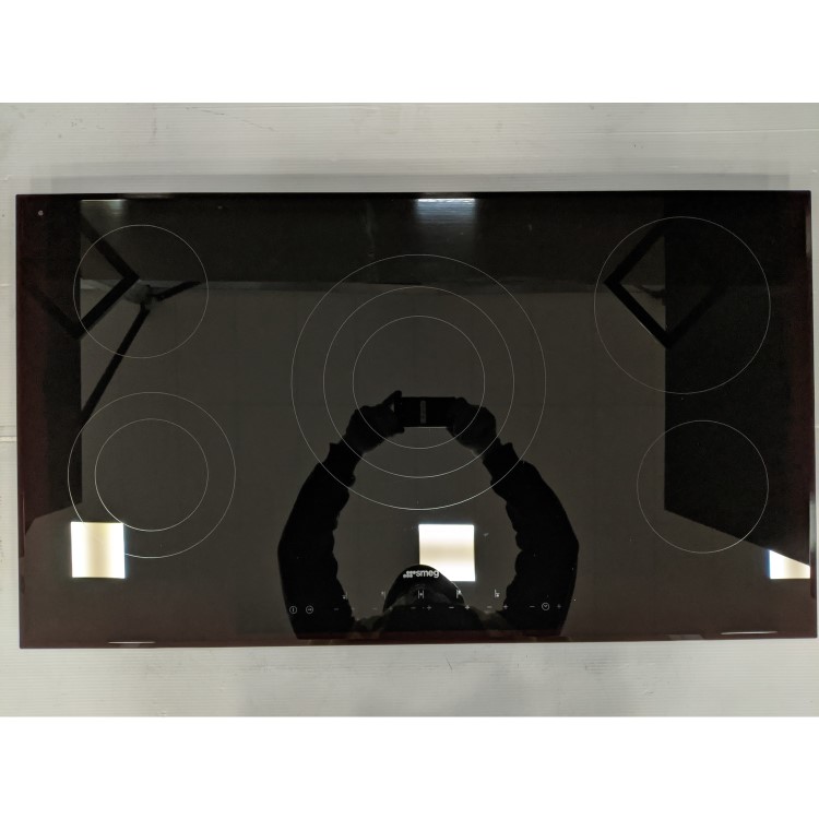 Refurbished Smeg SE395ETB 90cm 5 Zone Ceramic Hob
