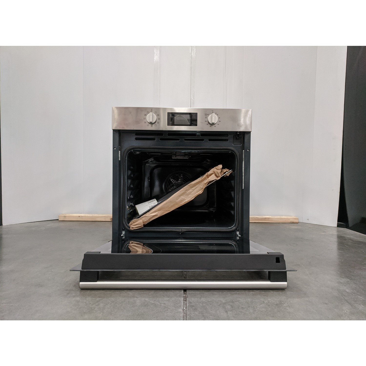 Refurbished Hotpoint SA2840PIX 60cm Single Built In Electric Oven with