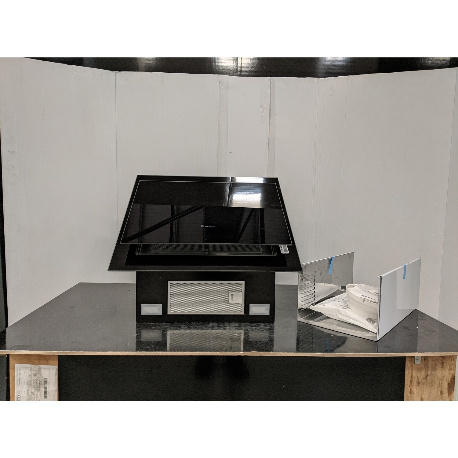 Refurbished Bosch DWK67CM60B Series 4 60cm Touch Control Angled Chimney