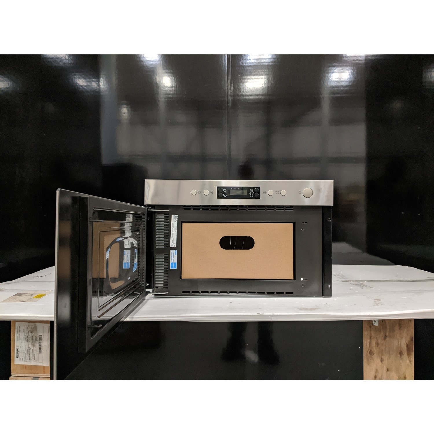 Refurbished Indesit MWI5213IX 22L 750W Built In Microwave with Grill 78375286/1/MWI5213IX