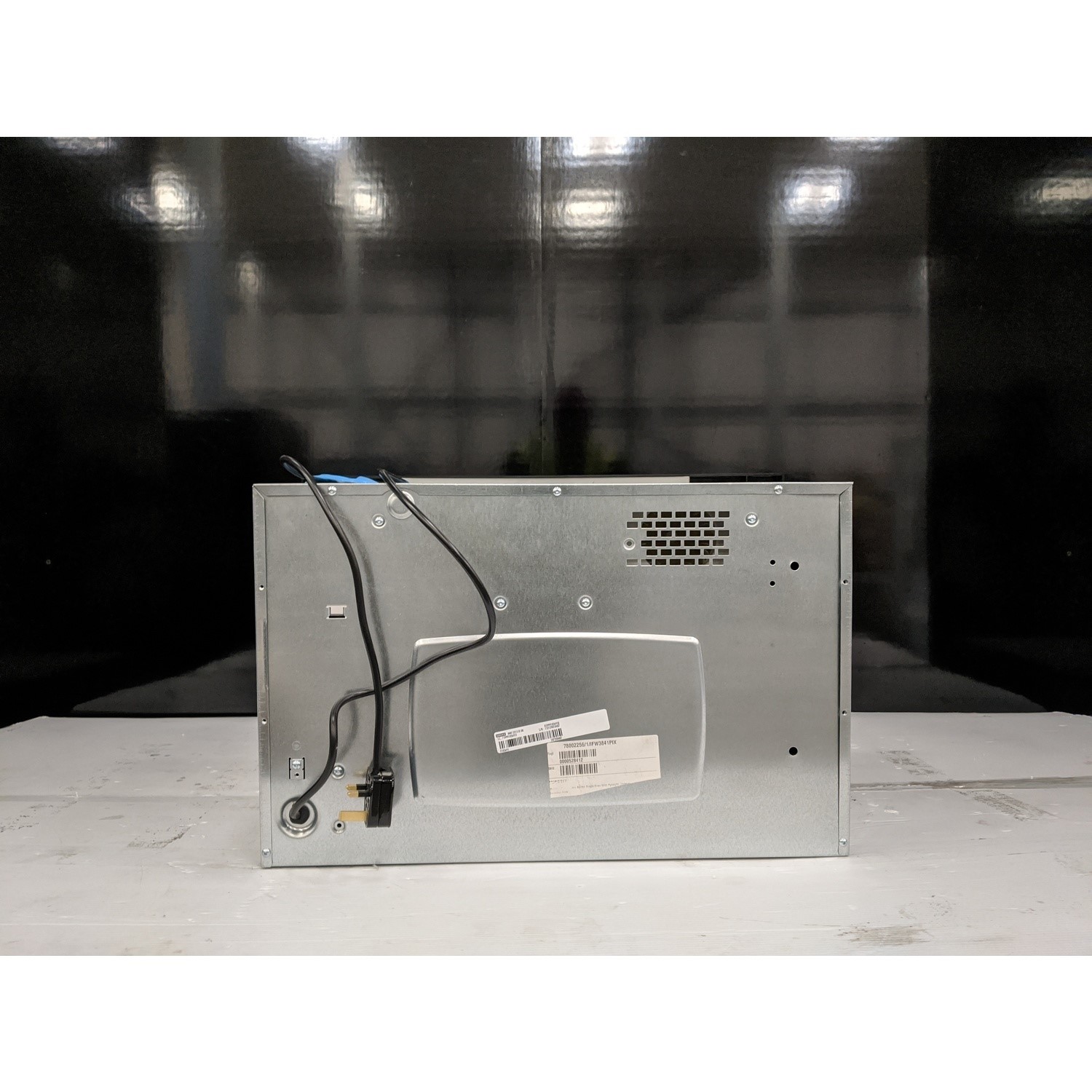 Refurbished Indesit MWI5213IX 22L 750W Built In Microwave with Grill