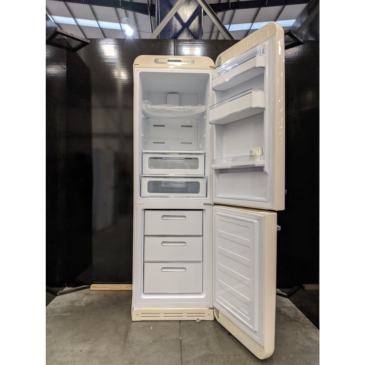 Refurbished Smeg FAB32RCR3UK Freestanding 301 Litre 60/40 Fridge Freezer