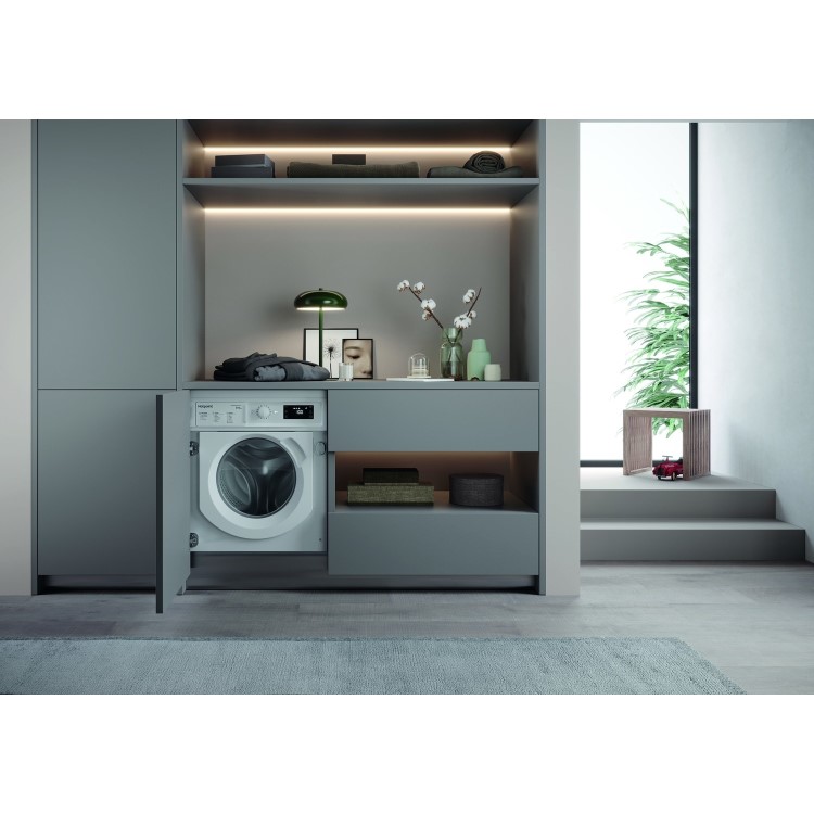 Refurbished Hotpoint BIWDHG961484 Integrated 9/6KG 1400 Spin Washer Dryer