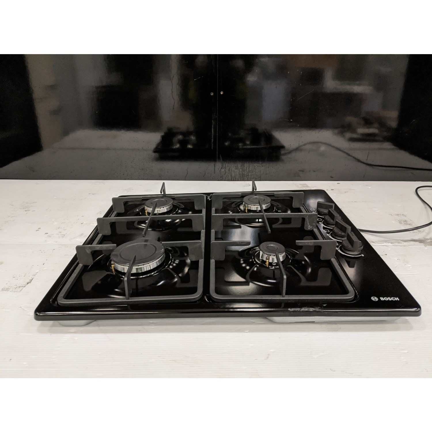 Refurbished Bosch PBP6B6B60 Series 2 58cm 4 Burner Gas Hob Black