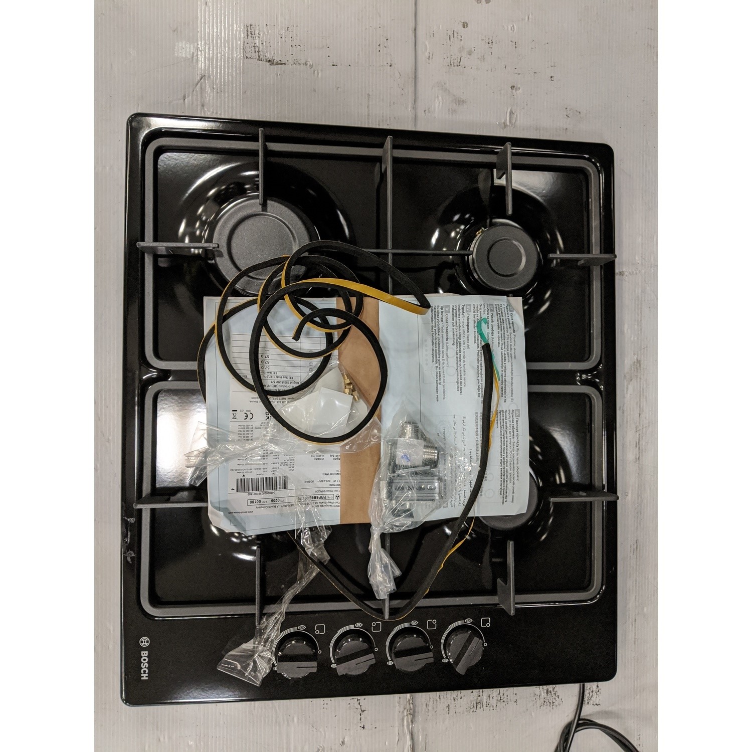 Refurbished Bosch PBP6B6B60 Series 2 58cm 4 Burner Gas Hob Black 78394232/1/PBP6B6B60