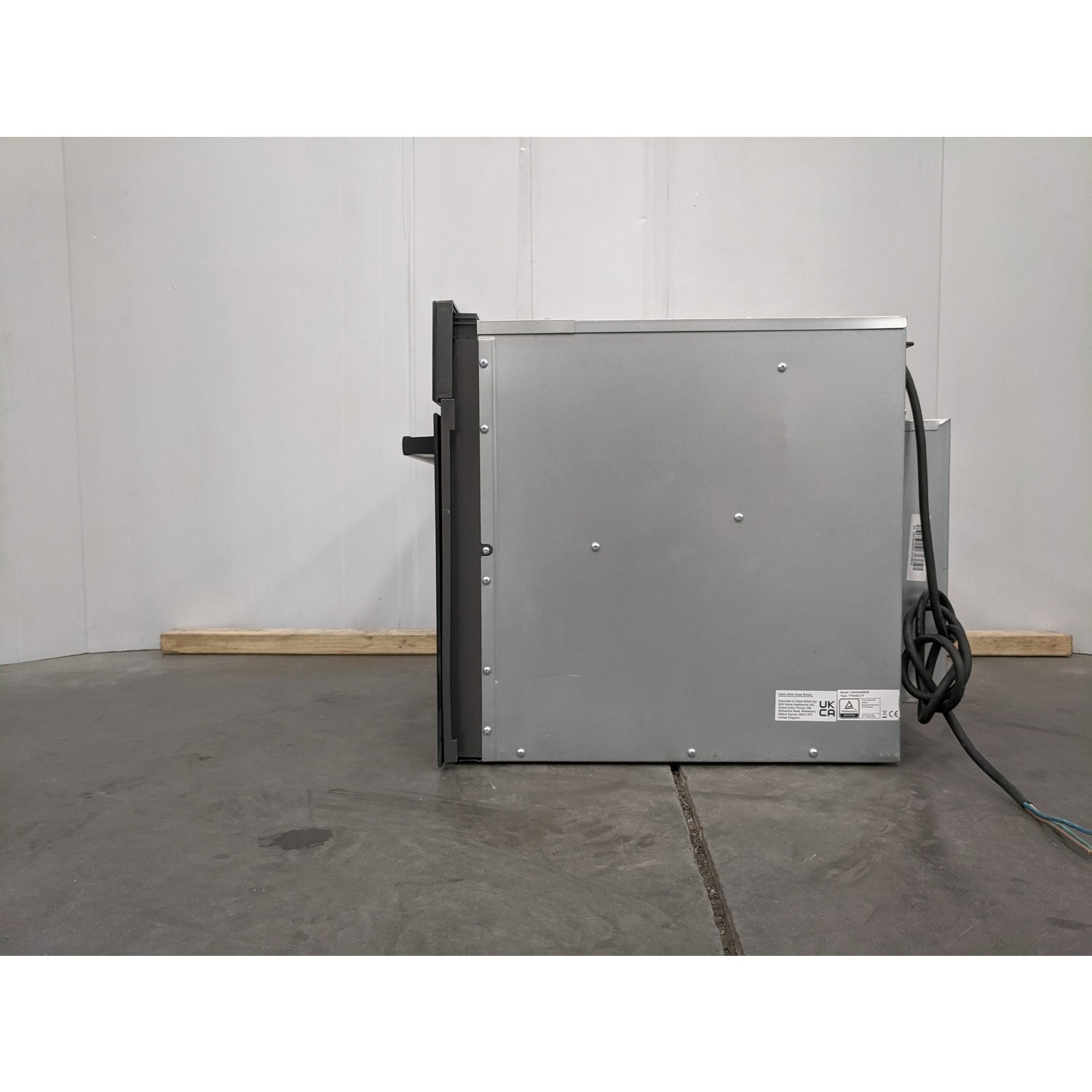 Refurbished Bosch Serie 4 CMA583MB0B Built In 44L with Grill 900W