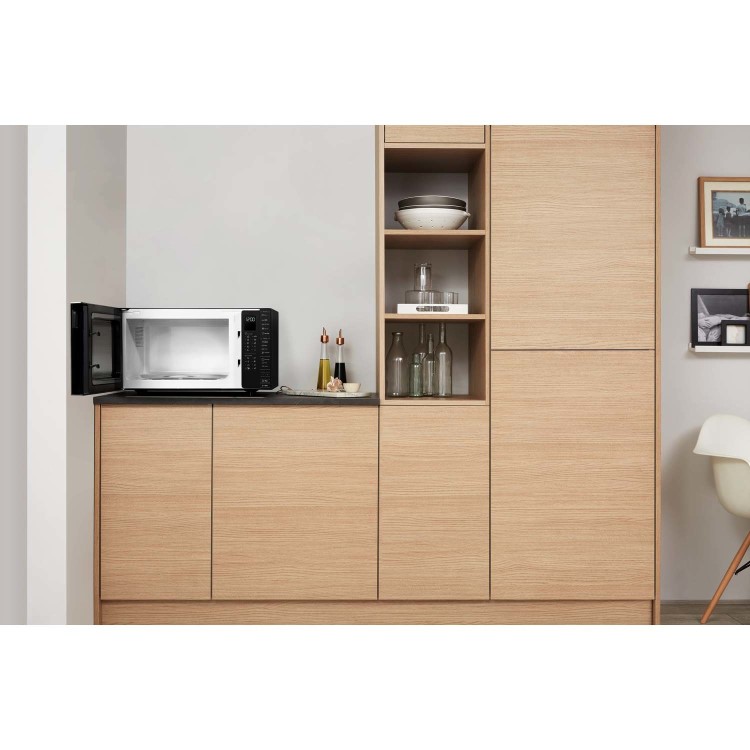 Refurbished Hotpoint MWH301B 30L 900W Microwave Black