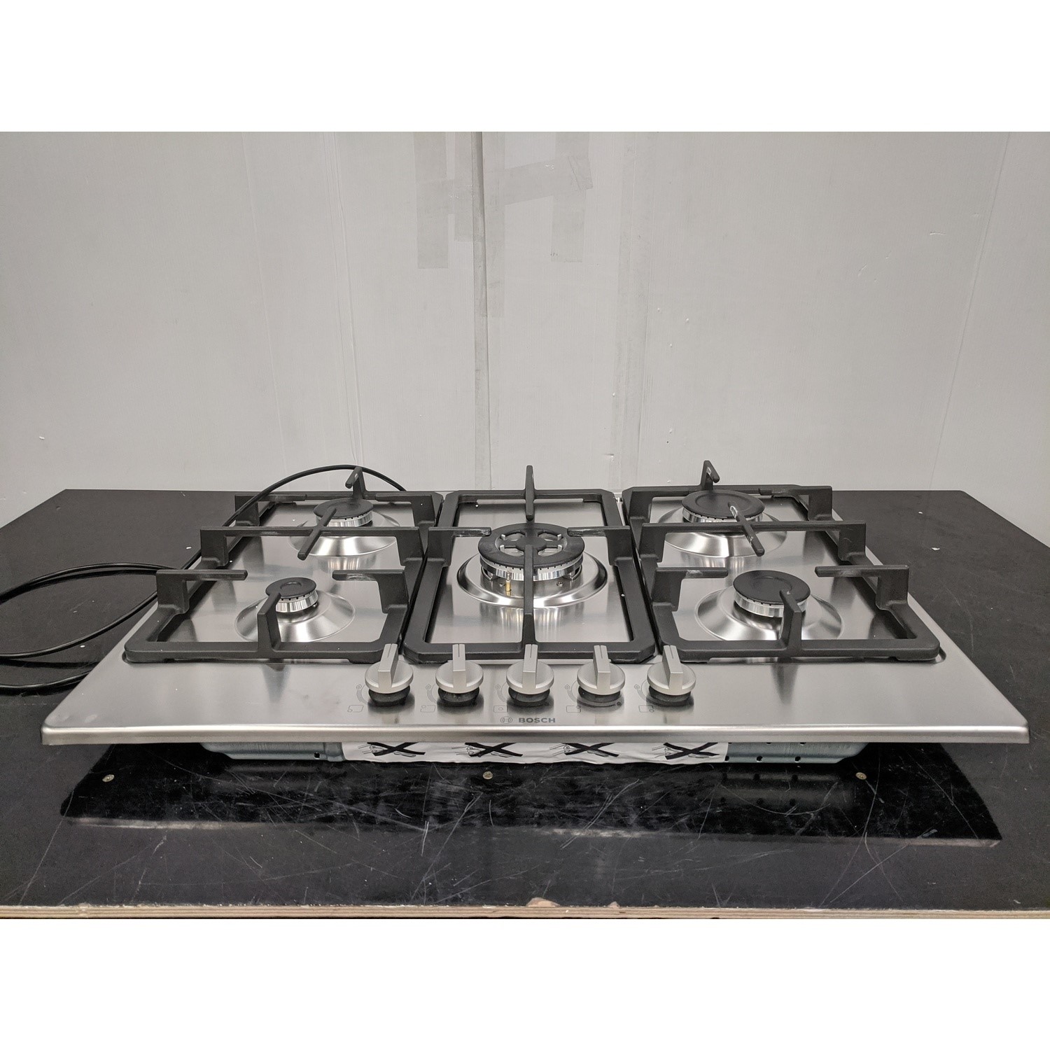 Refurbished Bosch Series 4 PGQ7B5B90 75cm 5 Burner Gas Hob Stainless