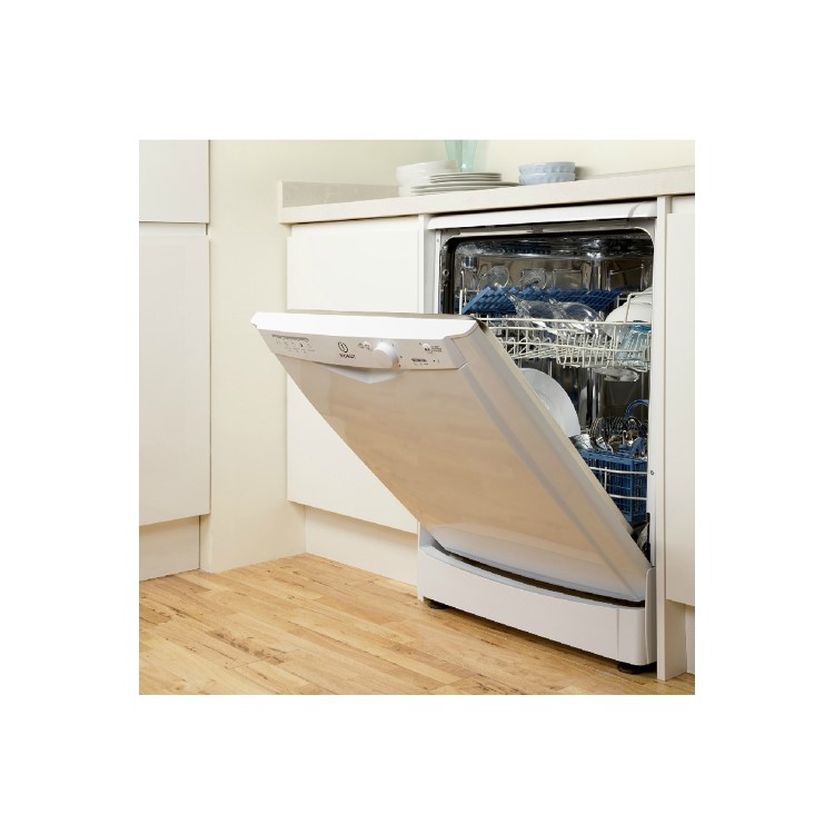 Refurbished Indesit Push&Go DSFO3T224ZUKN 10 Place Freestanding Dishwasher White