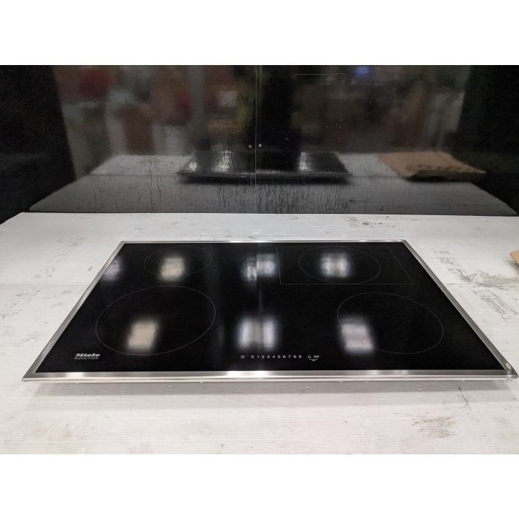 Refurbished Miele KM7210FR 77cm 4 Zone Induction Hob with Extendible Zone