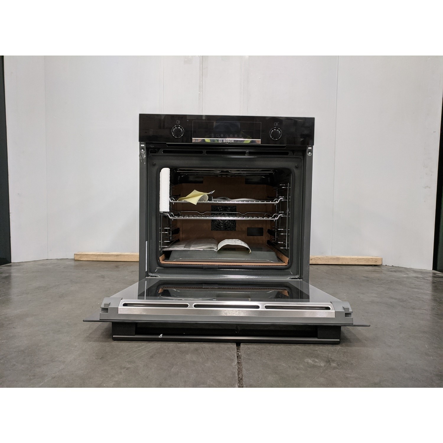 Refurbished Bosch Serie 6 HBG579BB6B 60cm Single Built In Electric Oven With Pyrolytic Cleaning Black 78443339 1 HBG579BB6B Appliances Direct