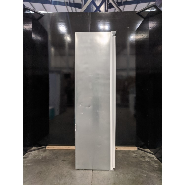 Refurbished Hotpoint HS18011UK Integrated 318 Litre In-column Larder Fridge With Active Oxygen 