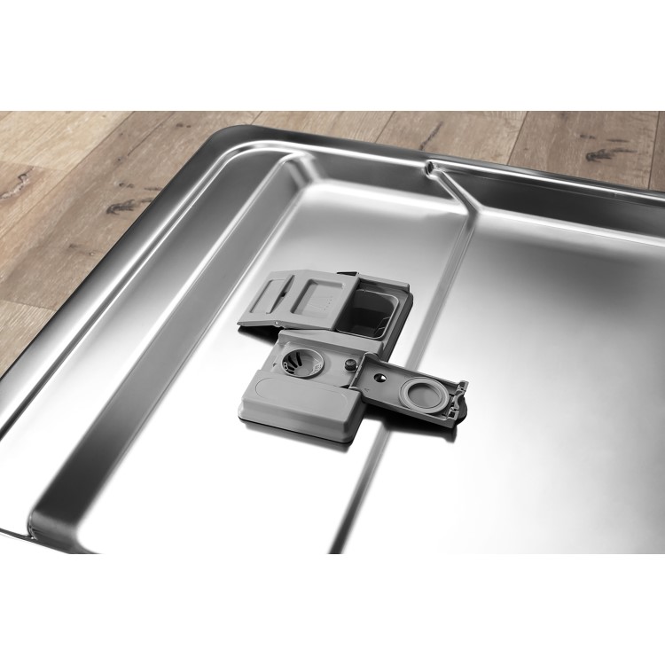 Indesit Push&Go Integrated Dishwasher