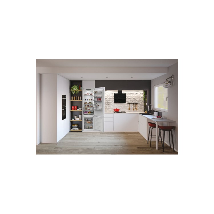 Hoover 281 Litre 70/30 Frost Free Integrated Fridge Freezer