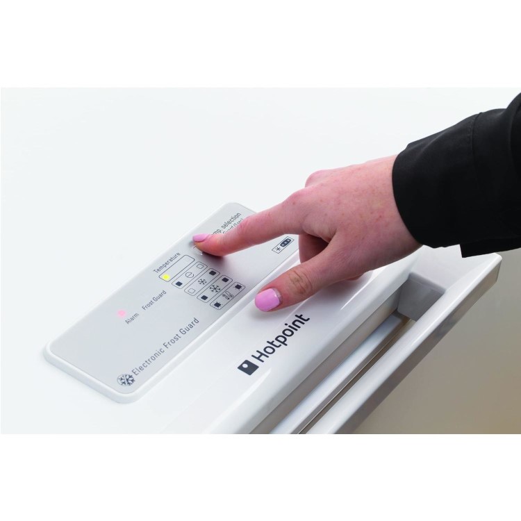Refurbished Hotpoint CS1A400HFMFAUK1 Freestanding 390 Litre Chest Freezer White