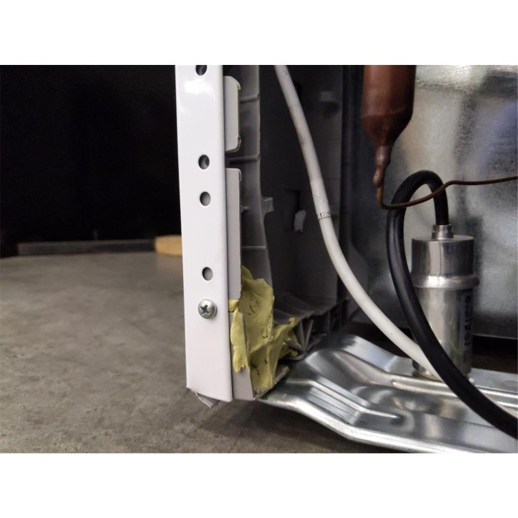 Refurbished electriQ EQLARDER123 Freestanding 204 Litre Larder Fridge White