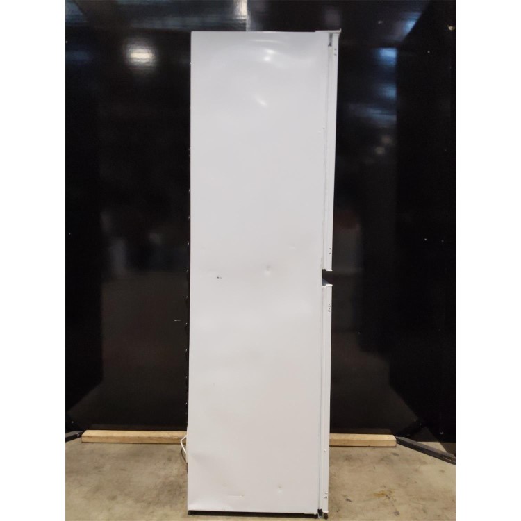 Refurbished AEG SCE818F6NS Integrated 253 Litre 50/50 Fridge Freezer