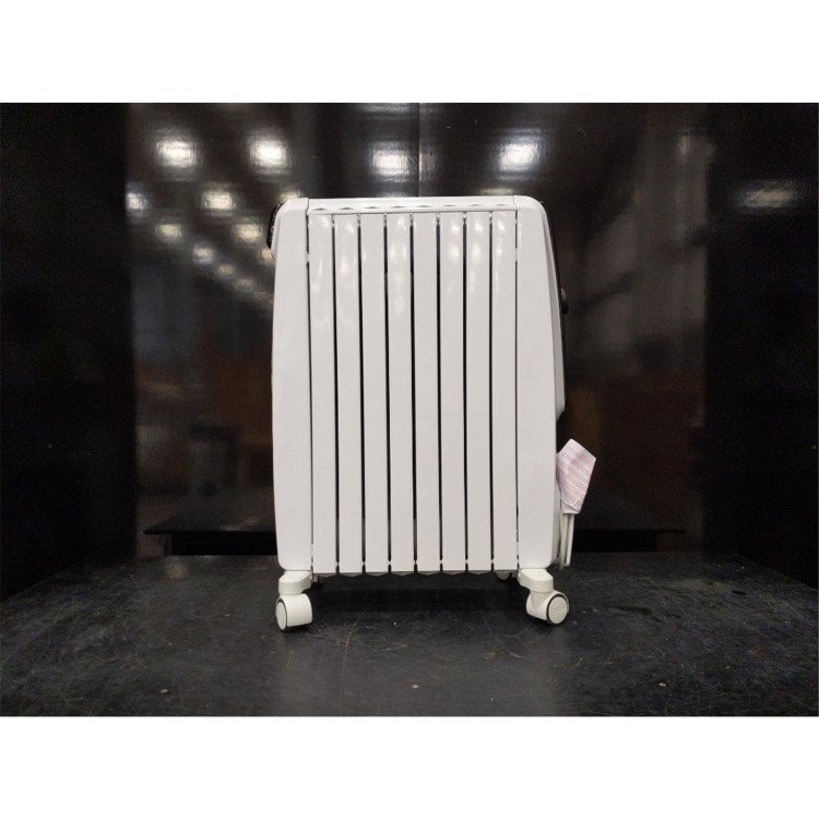 GRADE A3 - DeLonghi Dragon 4 2kW Oil Filled Radiator 8 Fin with Digital Display & Increased Radiant Surface