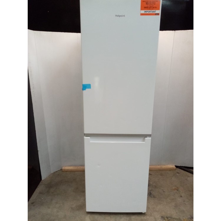 Refurbished Hotpoint H1NT811EW1 Freestanding 339 Litre 60/40 Fridge Freezer White