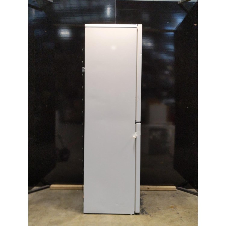 Refurbished Beko CFG3582W Freestanding 270 Litre 50/50 Fridge Freezer White