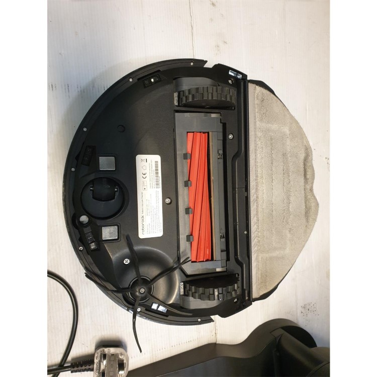 Refurbished Roborock S7 MaxV Plus Robot Vacuum Cleaner with Self-Emptying Station - Black