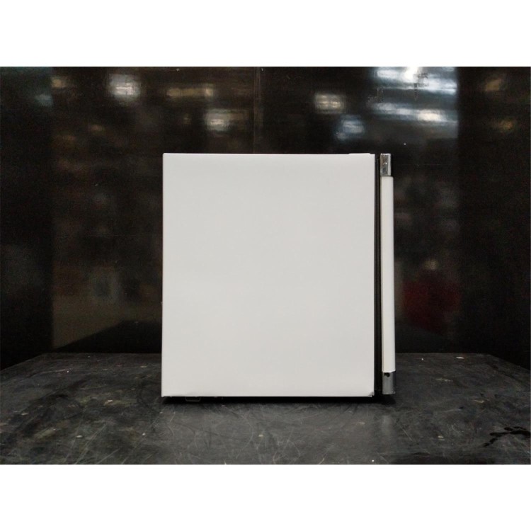 Refurbished electriQ eiQ48DFCHWHT 48 Litre Drinks Fridge White with Chrome Strips