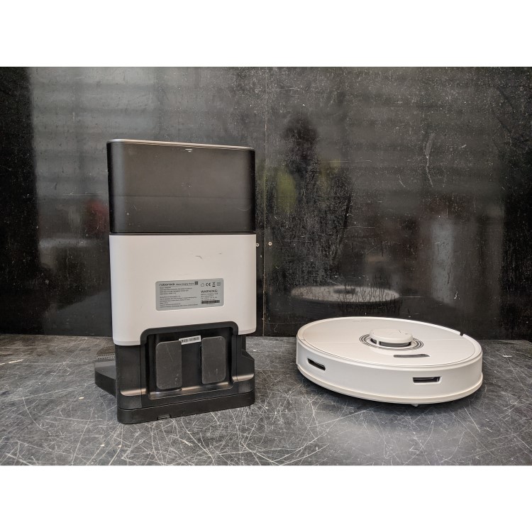 Refurbished Roborock Q7Max+ Robot Vacuum Cleaner with Self-Emptying Station - White