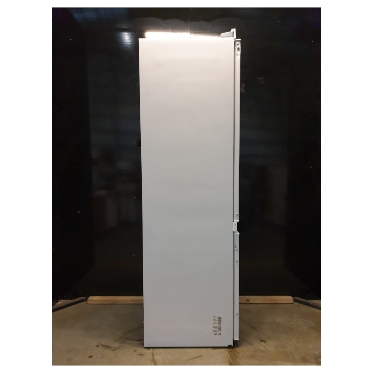Refurbished Samsung BRB26705DWW Integrated 264 Litre 70/30 Frost Free Fridge Freezer 