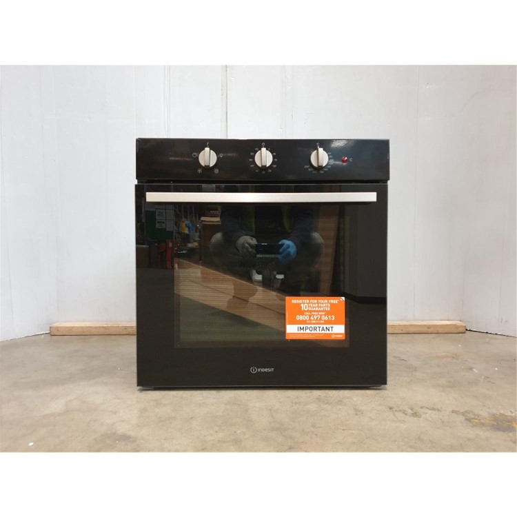Refurbished Indesit Aria IFW6330BL 60cm Single Built In Electric Oven Black