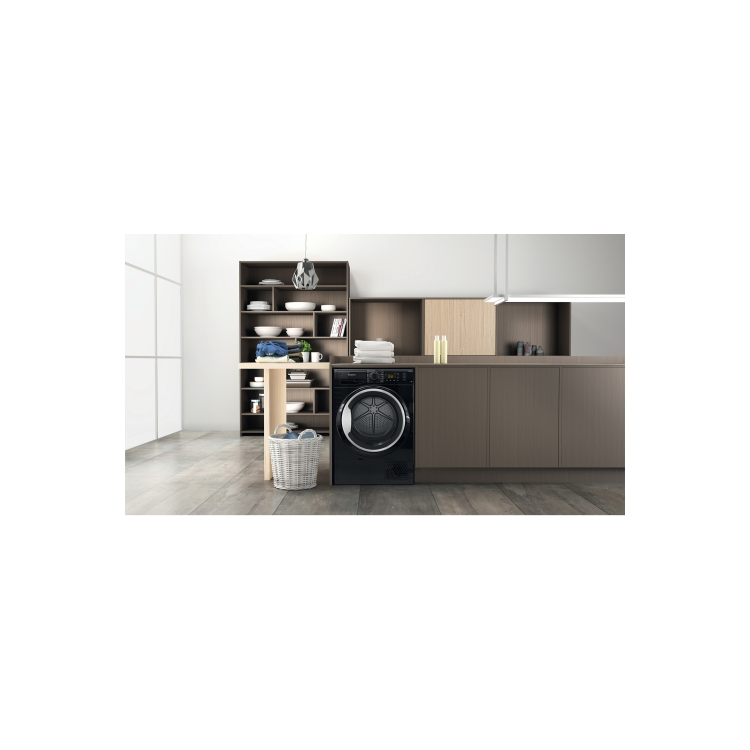 Refurbished Hotpoint Crease Care NTM1192BSKUK Freestanding Heat Pump 9KG Tumble Dryer Black