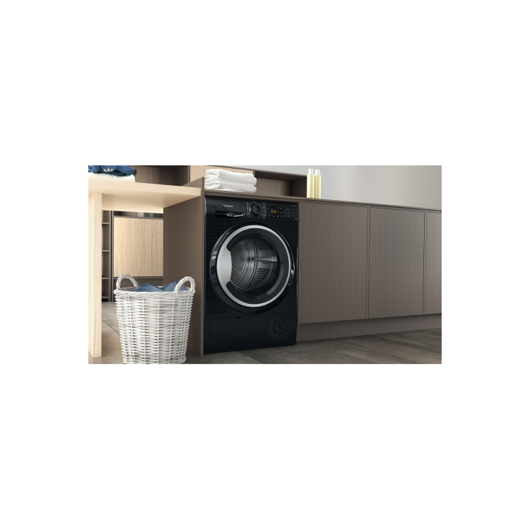 Refurbished Hotpoint Crease Care NTM1192BSKUK Freestanding Heat Pump 9KG Tumble Dryer Black