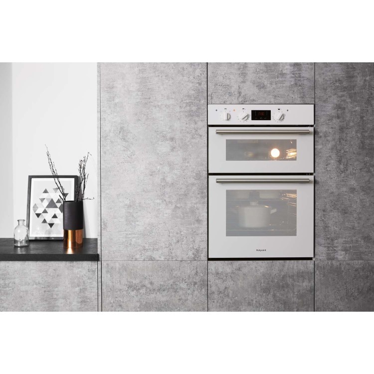 Refurbished Hotpoint Newstyle DD2540WH 60cm Double Built In Electric Oven White