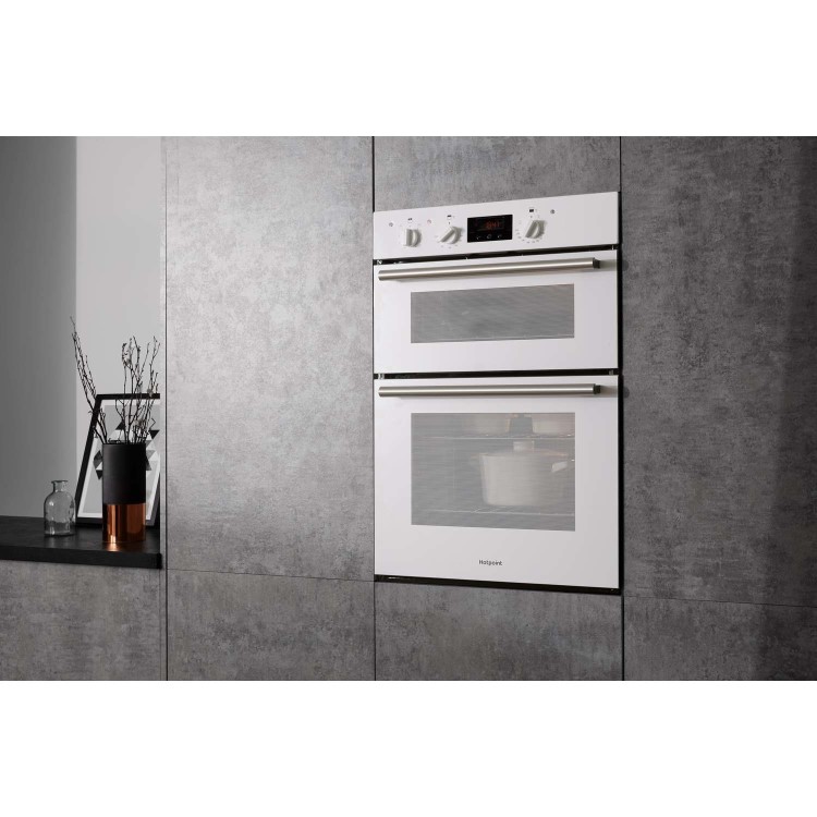 Refurbished Hotpoint Newstyle DD2540WH 60cm Double Built In Electric Oven White