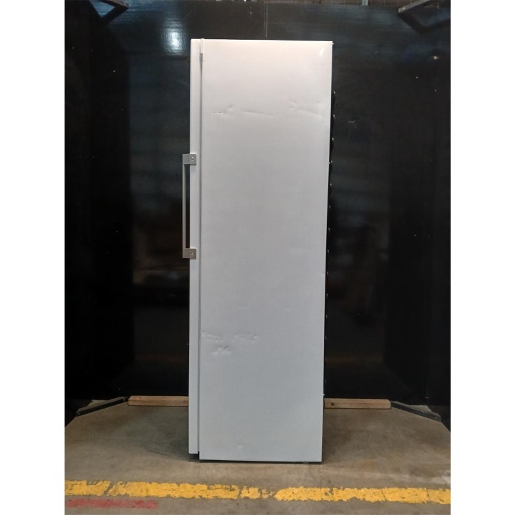 Refurbished Hotpoint UH8F2CW Freestanding 263 Litre Frost Free Upright Freezer White